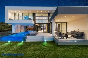 Paradise Hill Luxury Villa - Image 1