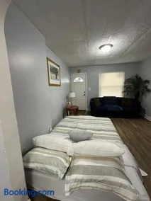 cozy home away from home - Image 4