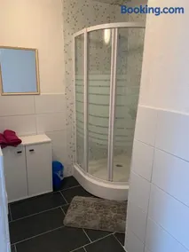 Privat Zimmer KF - Image 2