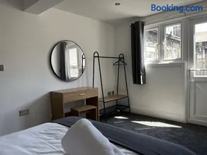 Jester Court - 2 bed apartment in the Centre of Windermere Village - FREE off-site Health Club access with Pool, Sauna, Steam Room & Gym - Image 2