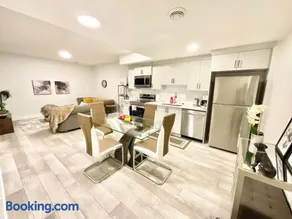 Cozy 1 Bedroom suite close to Airport - Image 1
