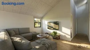 Newly Renovated Holiday Home Near The Water - Image 3