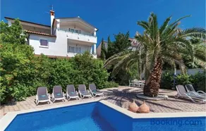 Gorgeous Apartment In Pula With Wifi - Image 4