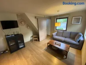 Charming Riverside Cottage - Image 3