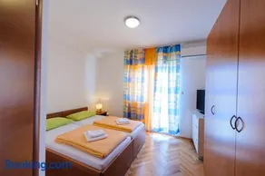 Apartment and Rooms Iva - Image 1