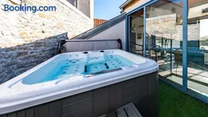 Maison ALMA Piscine -Baby Foot - Cheminée- Jacuzzi - Image 2