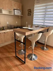 Apartamento Completo 2 Quartos com AC em Blumenau à 10min Vila Germânica, Tv a cabo e Premiere, ideal para família, Fácil acesso para Pomerode - Image 4