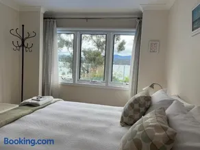 The Anchorage Waterfront Retreat - Image 5