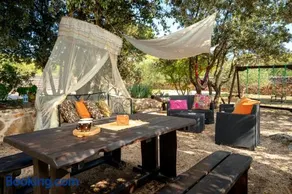Spacious House with Private Pool in Stari Grad - Image 4