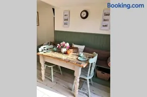 Melford Allotment Shed-Vintage Lodge Suffolk - Image 5