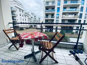 CityCosy Orangerie Strasbourg Superbe 2 pieces calme face au Parc l'Orangerie, parking souterrain privatif, Wi-Fi & Netflix inclus - Image 4
