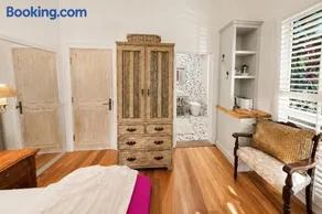 Mosman Oasis - Eclectic Garden Guest Room - LITT2 - Image 2