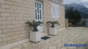 Apartmant with sea view and beach infront - Image 2