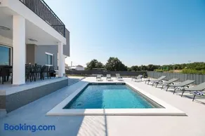 Villa IviCasa with pool - Image 2