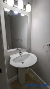 Cozy Basement rooms 2 bedroom 2 queen beds home stay in halifax Nova Scotia - Image 2