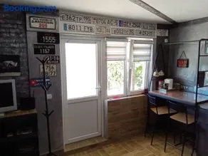 Garage - Image 3