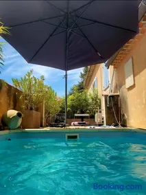 Joli logement indépendant avec cuisine piscine clim au bonheur proche centre village #dentelles Montmirrail - Image 1