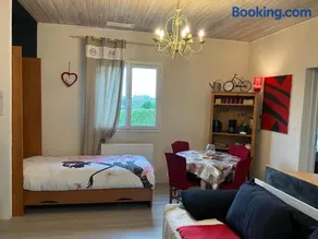 Ravissant T2, Cl 3 étoiles, 3 pers et 1 enf , 3 lits, parking et patio - Image 2