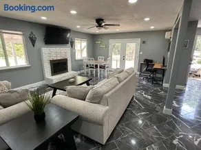 Sacramento River Retreat! - Image 1