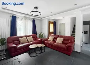 Maison spacieuse avec jardin et parking privé - Image 4