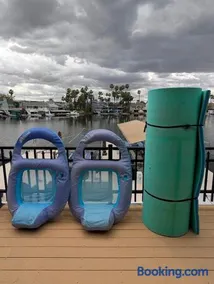 Waterfront Villa Deck, BBQ, Hot Tub, Sunsets - Image 4
