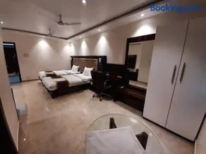 Hotel Hilltrip - Image 2
