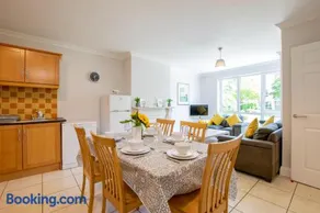 Modern 4-Bed Near Limerick City Campus & Shops - Image 4