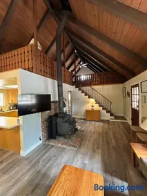 Blue Lake Chalet- 3 Bedroom + Loft/Pool Table in Arnold/Bear Valley (Pet-Friendly) - Image 2