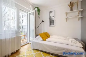 Luxe Living Apartment - Image 4