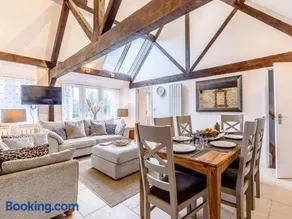 3 Bed in Chippenham oc-77334 - Image 2