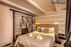 DeCharme apartment with terrace in Monti - Image 2
