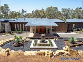 Raffaele's Estate luxury holiday living - Image 1