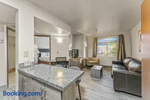 Chandler 1bd King Deluxe - Image 4