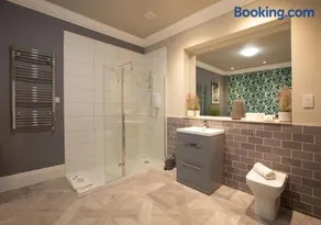 Alma Apartments In A Perfect Location - Image 2