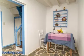 Nick and Avge's Little Village Haven - Image 2