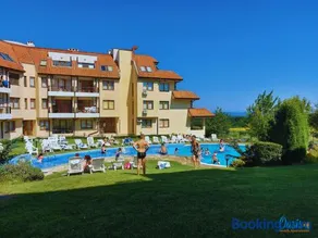 Oasis Beach Apartments Kamchia - Image 2