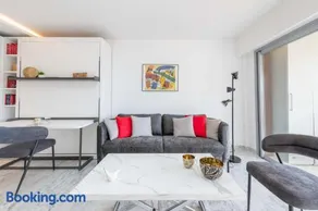 Studio in a Prestigious Residence Close to the City Centre - Image 4