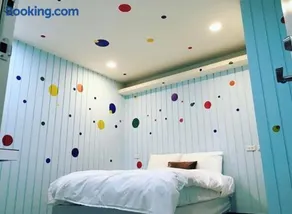 Peacock hotel - Image 4