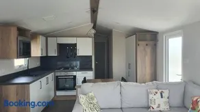 Beach retreat - Image 2