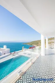 BEACH FRONT SUPER VİLLA Boss 1 - Image 2