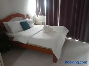 KL Rooms at Greenbelt makati with cityview - Image 4