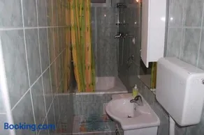 Guest house with garden - Zuvan - Image 4
