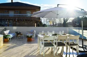 Apartamento de lujo Aquarela piscina climatizada y parking - Image 1