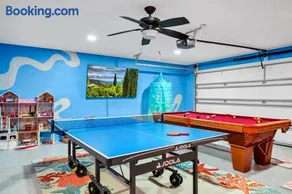 Beach Home: Hot Tub, Game Room & Billiard - Image 3