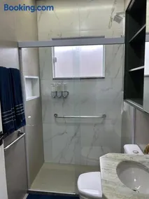 Casa Nashville térrea, 2 dorms, garagem para 2 carros, ar condicionado próximo hospital novo - Image 2