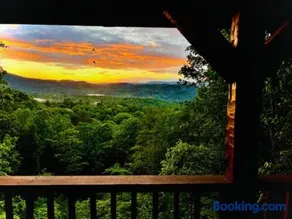 VIEWS - Spring sale! - King Bed - Pets Welcome - Image 3