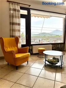 Lemon & Light Bright Apartment with View and Fireplace - Image 1