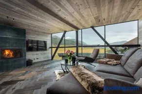 Black Diamond Chalet - Image 2