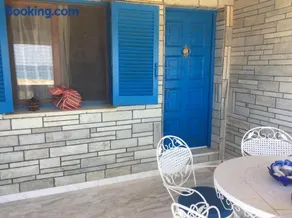 Ikidiki Beach Villa - Image 2