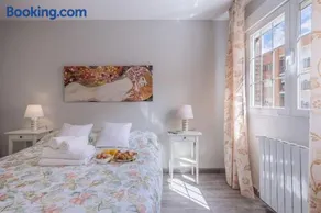 Amplio Apartamento Familiar en Granada con Aire Acondicionado - Image 5